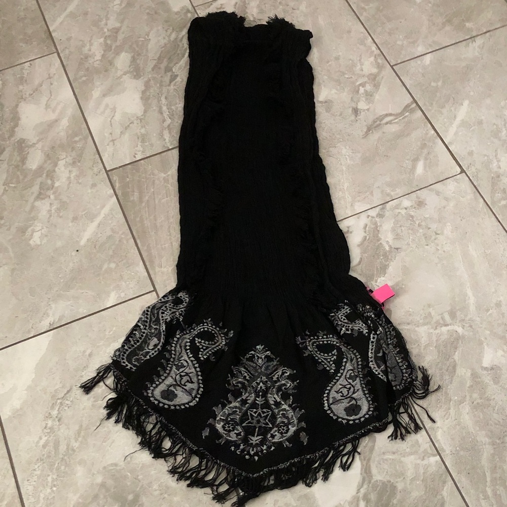 BETSEY JOHNSON Women Viscose Scarf Wrap Floral Black & White - Picture 8 of 11